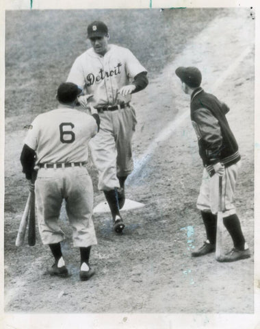 1945 Hank Greenberg World Series Type 1 7x9 Original Photograph Image 1
