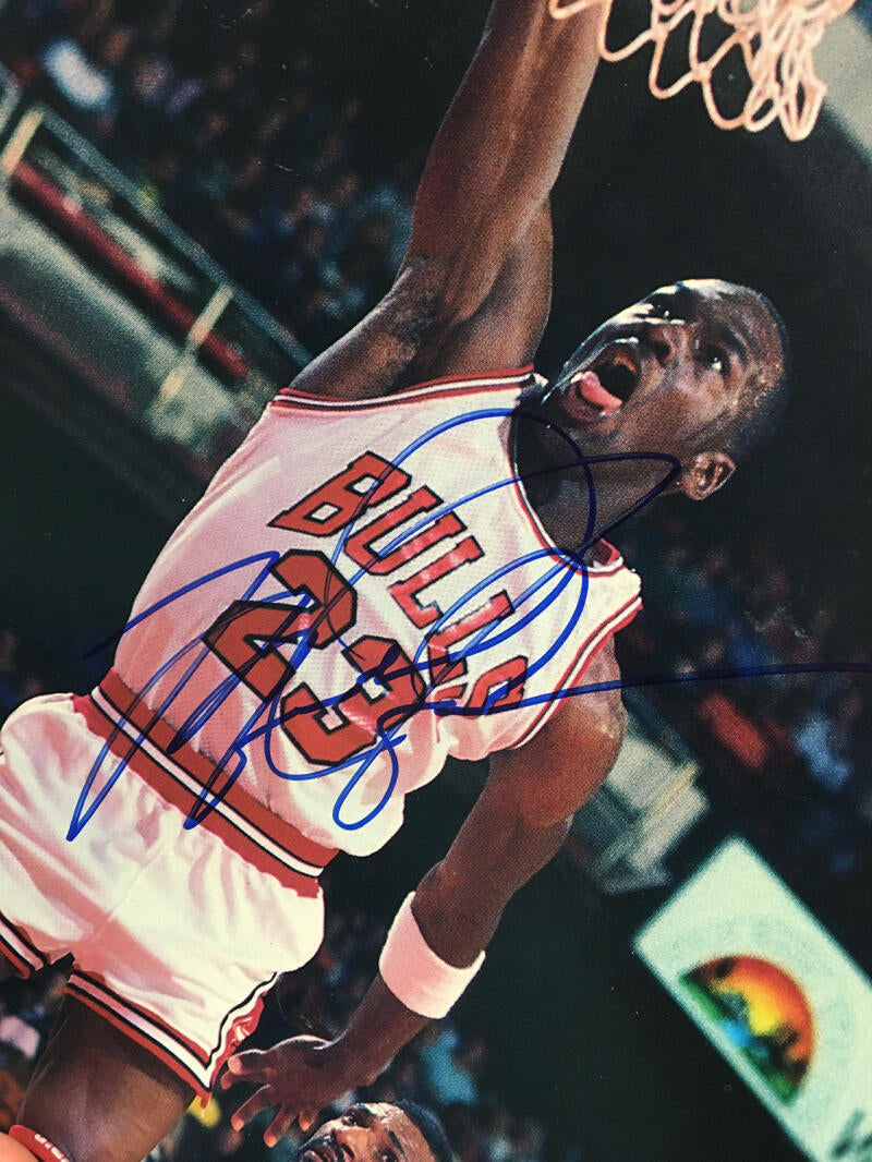 Lot Detail - Michael Jordan Autographed 1991 Hoop Magazine - JSA