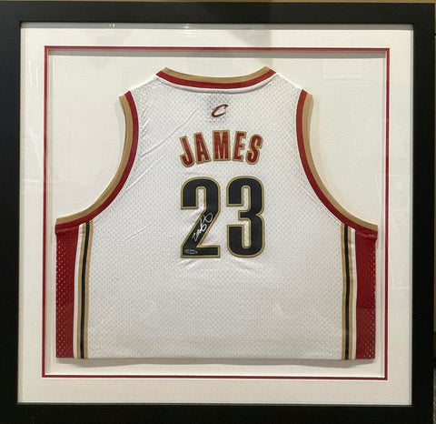 Lebron James Signed Auto Cleveland Cavaliers Jersey. Image 1