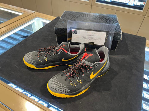 Kobe Bryant Signed Nike Zoom Venomenon Sneakers. Panini Authentic Image 1