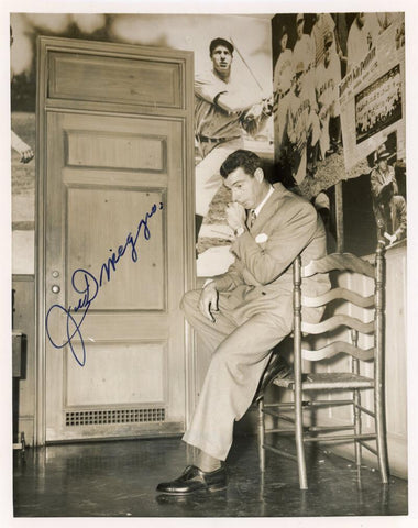 1951 Joe DiMaggio Signed Vintage Retirement Photo. Gem Mint Auto Image 1