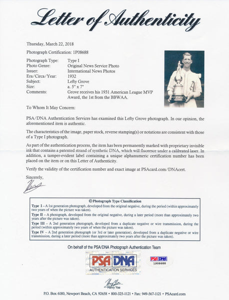 Lefty Grove receiving AL MVP International News Original Photograph, Type 1 PSA - 1932 Image 3