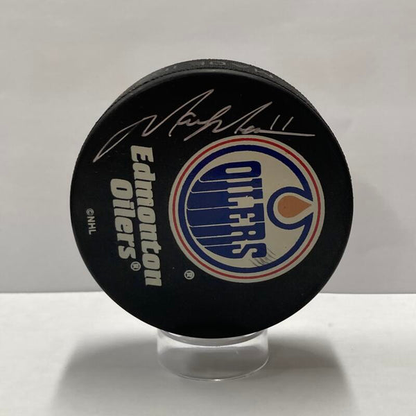 Mark Messier Signed Edmonton Oilers Hockey Puck. Auto JSA Image 1