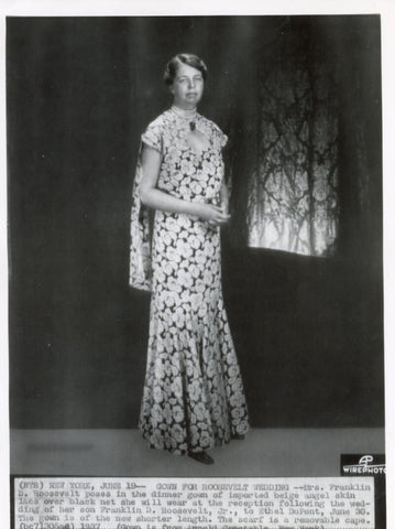 1937 Original Eleanor Roosevelt 8x10 Wire Photo  Image 1