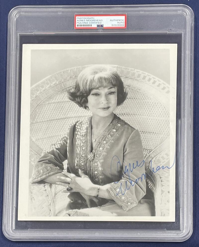 Agnes Moorehead Signed 8x10 Photograph. Auto PSA Image 1